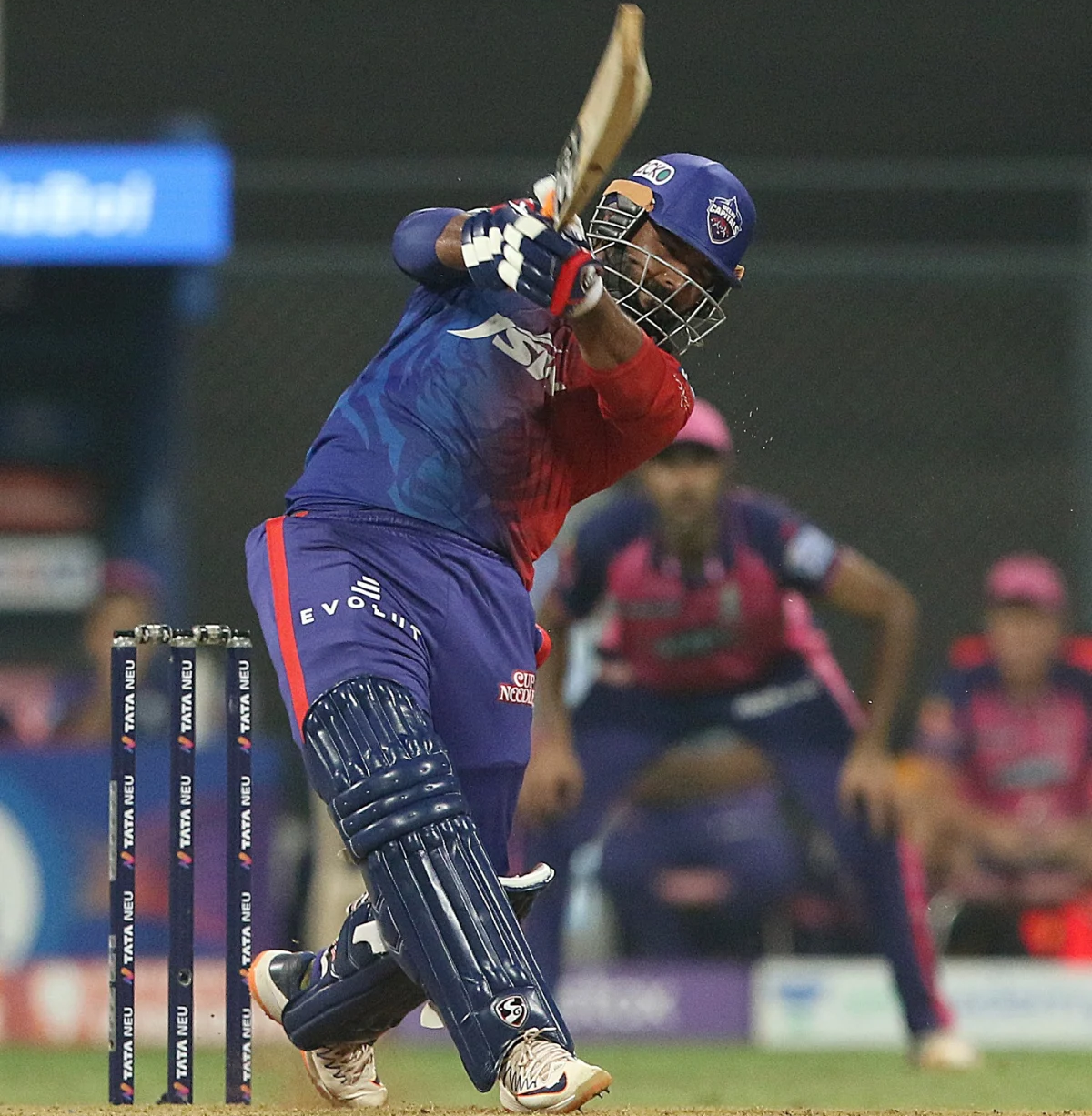 rishabh pant  DCvGT  ipl 2023 rishabh pant  rishabh pant delhi  DC vs GT  ക്യാപിറ്റല്‍സ് ടൈറ്റന്‍സ് പോരാട്ടം  റിഷഭ് പന്ത്  ഡല്‍ഹി ക്യാപിറ്റല്‍സ്  റിഷഭ് പന്ത് ജേഴ്‌സി  റിഷഭ് പന്ത് ഡല്‍ഹി  ഡല്‍ഹി ഗുജറാത്ത്  അരുണ്‍ ജെയ്‌റ്റ്‌ലി സ്റ്റേഡിയം