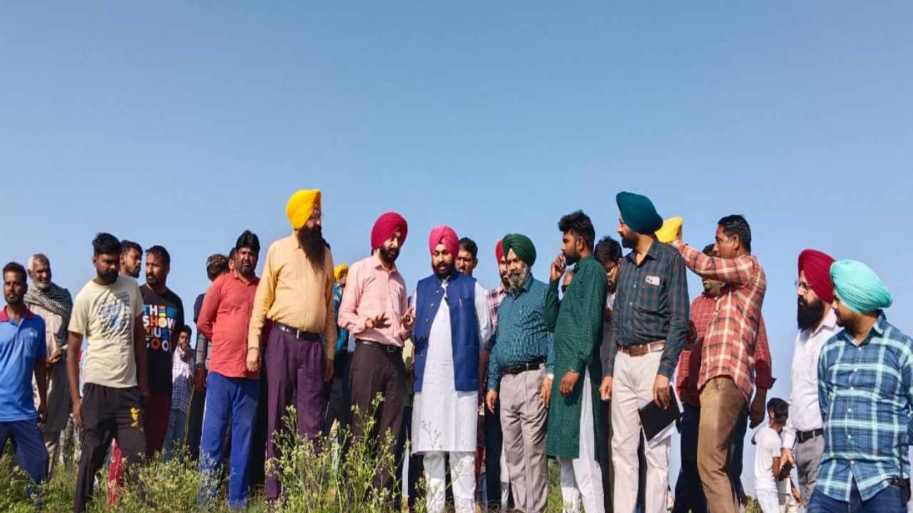 Education Minister visited government schools of Ferozepur, reviewed the education arrangements