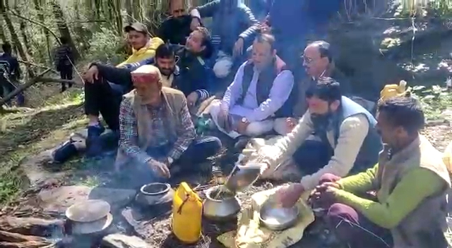 MLA Dr Janak Raj Visit camp of sheep herders in Bharmour