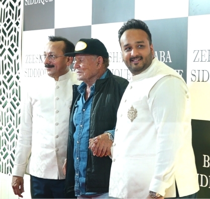 Actors attend Baba Siddique's annual Iftaar