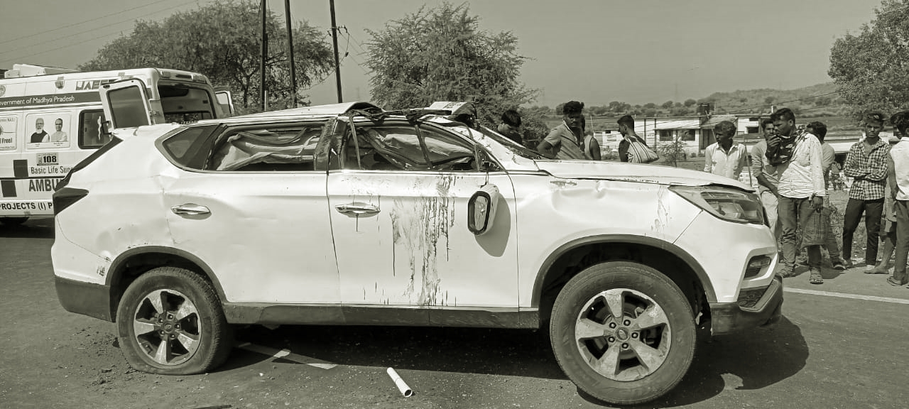 road accident in narsinghpur