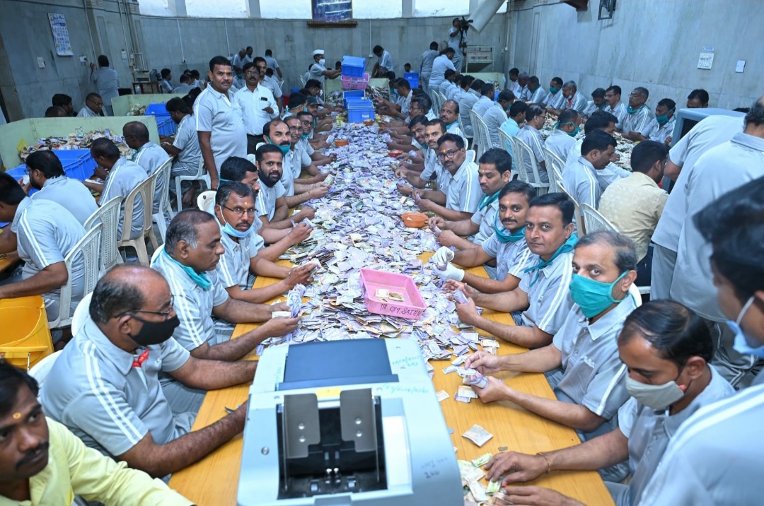 banks have no space to store shridi sai baba coins