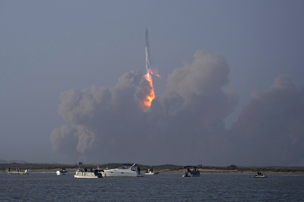 SpaceX giant rocket explodes minutes after launch from Texas