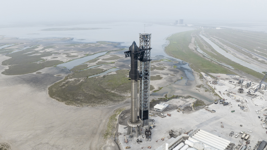 SpaceX giant rocket explodes minutes after launch from Texas