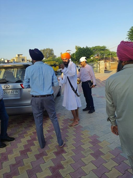 there-is-news-that-during-a-joint-search-operation-of-punjab-police-and-intelligence-amritpal-singh-has-been-caught-from-rode-village-of-moga