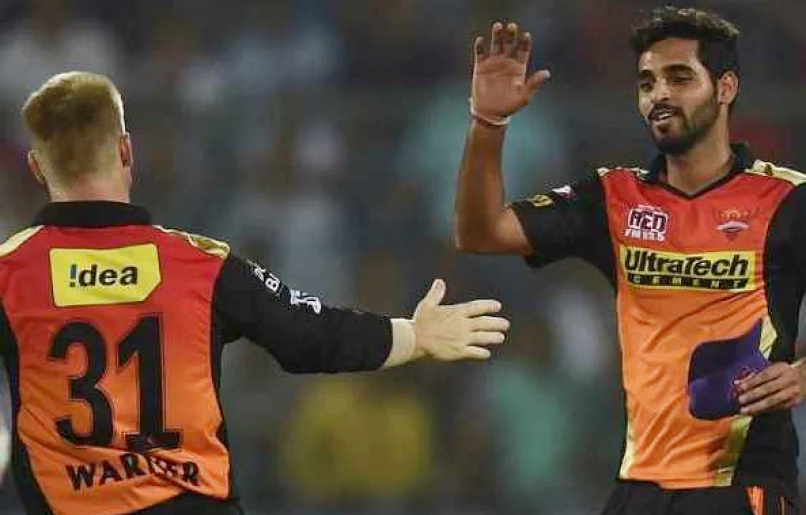 david warner touches bhuvneshwar kumar feet  david warner bhuvneshwar kumar  IPL 2023  IPL  SRHvDC  ഡേവിഡ് വാര്‍ണര്‍  ഭുവനേശ്വര്‍ കുമാര്‍  ഭുവിയുെട കാല്‍തൊട്ട് ഡേവിഡ് വാര്‍ണര്‍  ഡേവിഡ് വാര്‍ണര്‍ ഭുവനേശ്വര്‍ കുമാര്‍  സണ്‍റൈസേഴ്‌സ് ഹൈദരാബാദ്  ഡല്‍ഹി ക്യാപിറ്റല്‍സ്  ഐപിഎല്‍