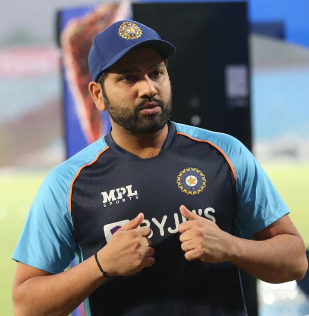 Sunil Gavaskar Tips to Rohit Sharma IPL 2023