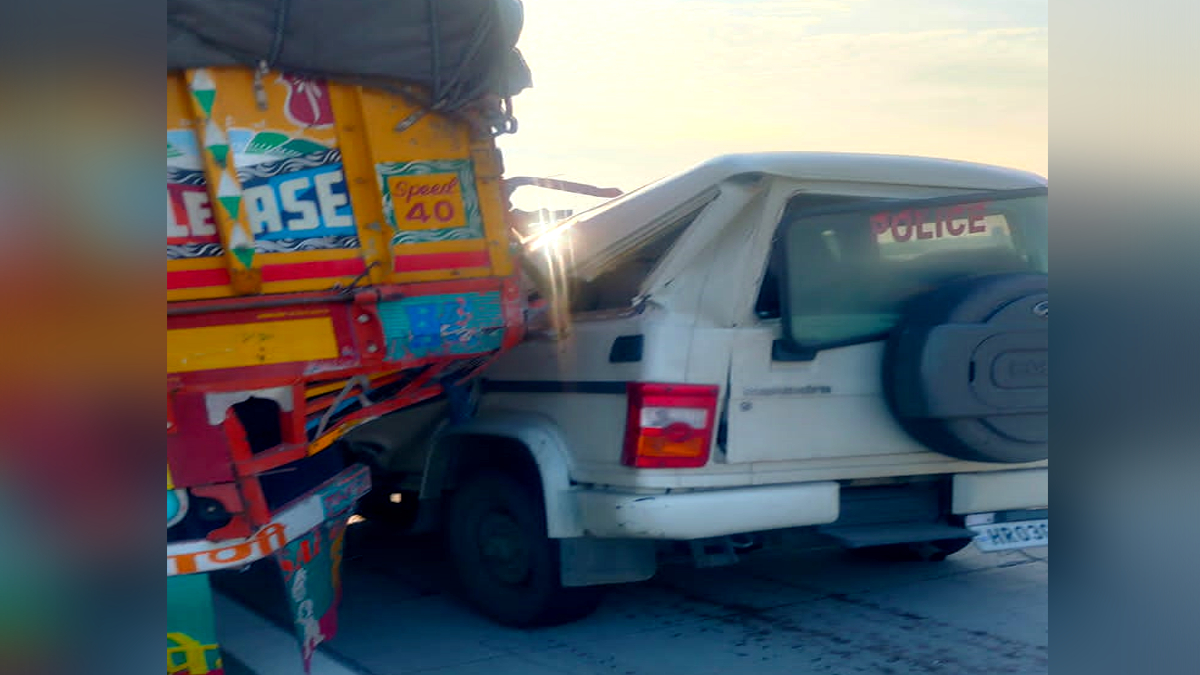 SHO neha chauhan death in maharashtra road accident