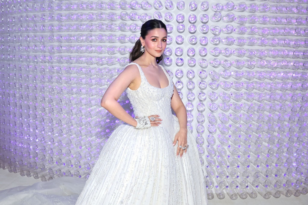 Met Gala 2023  Alia Bhatt Met Gala 2023 look  Alia Bhatt Met Gala outfit  Alia Bhatt Met Gala debut  Alia Bhatt Met Gala pictures  Alia Bhatt latest news  Met Gala 2023 white carpet  മെറ്റ് ഗാലയിൽ ആലിയ ഭട്ട്  ബോളിവുഡ് ക്വീൻ ആലിയ ഭട്ട്  മെറ്റ് ഗാല 2023  പ്രബൽ ഗുരുംഗ്  അമേരിക്കൻ ഫാഷൻ ഡിസൈനറായ പ്രബൽ ഗുരുംഗ്