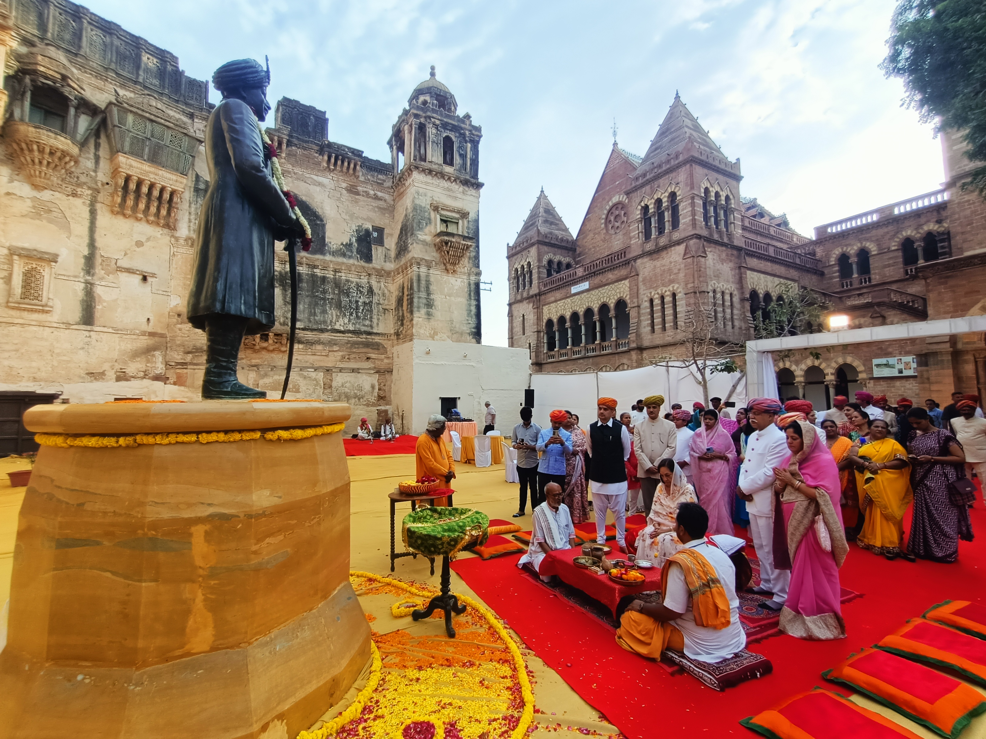 450 કિલો પ્રતિમાનું કર્યું અનાવરણ