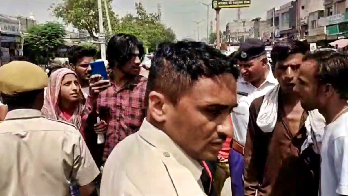 protest against Fatehabad traffic police
