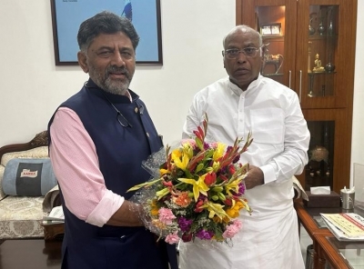 DK Shivakumar Meets Mallikarjun Kharge