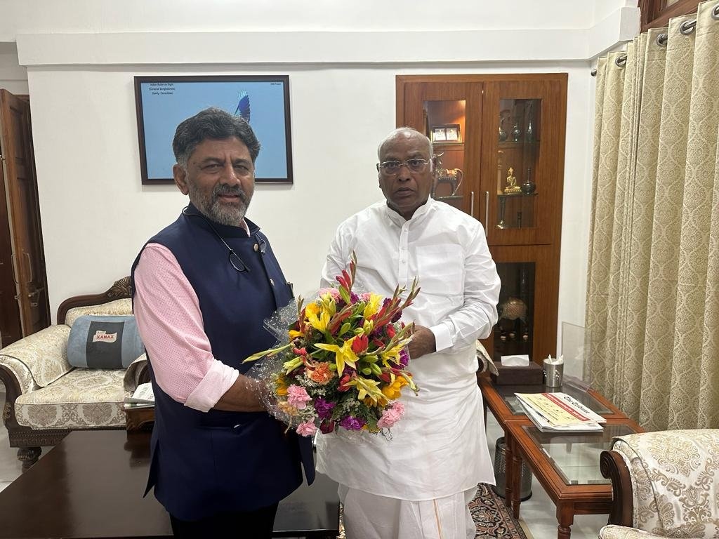 Karnataka CM Shivakumar Met AICC President