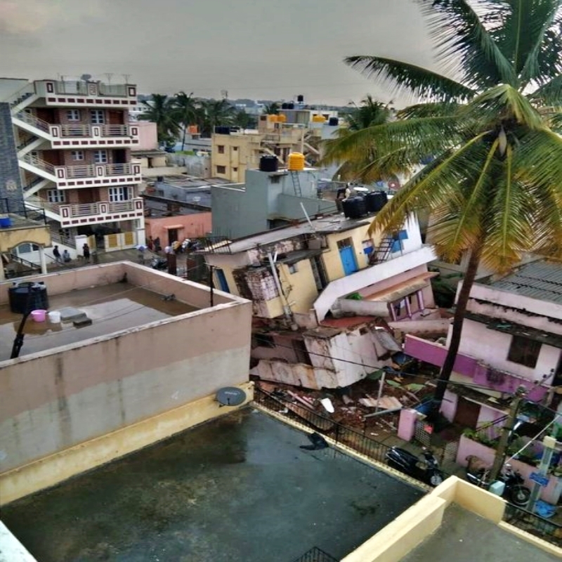an building collapsed in vidyarnyapura