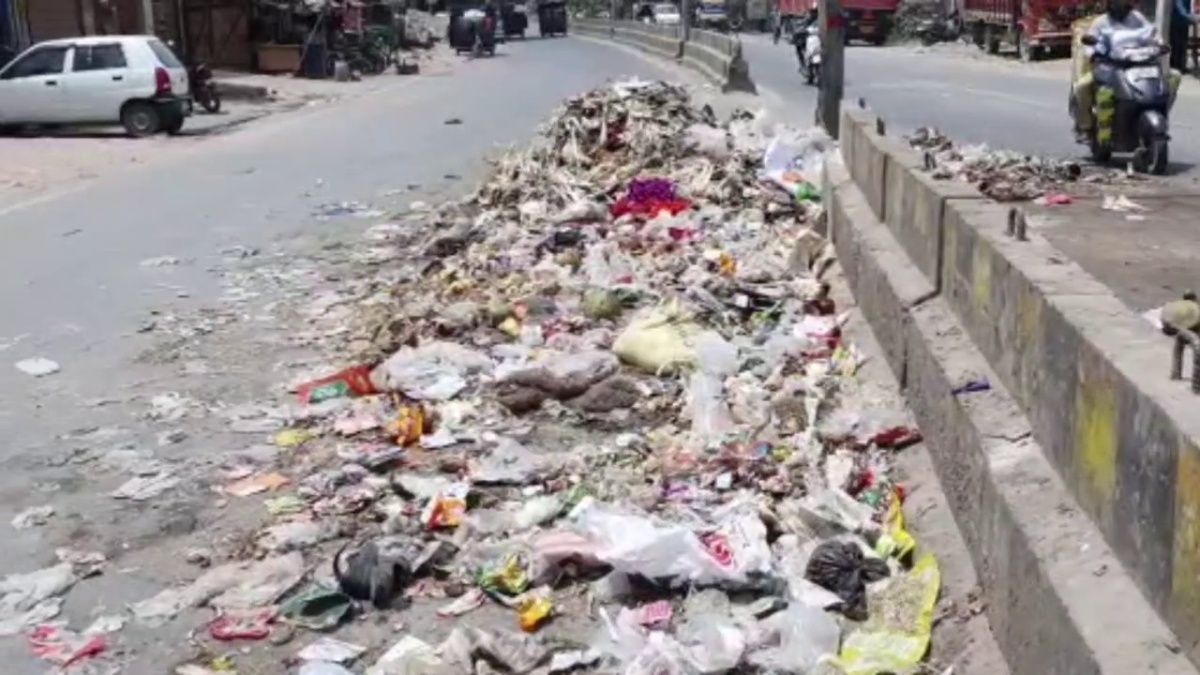 sanitation workers strike in gurugram