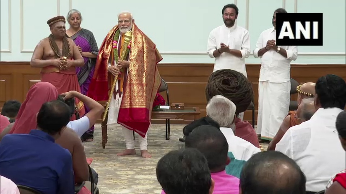 Priests handed over Sengol to PM Modi