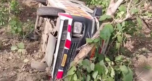 Janani ambulance overturned in Raisen