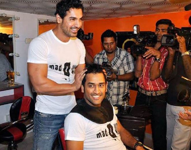 dhoni shared screen with john