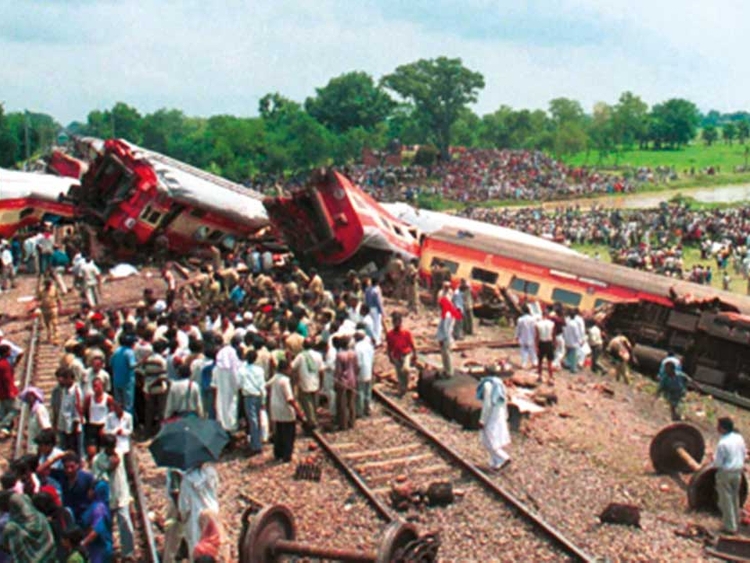 2002 हावड़ा से नई दिल्ली राजधानी एक्सप्रेस दुर्घटना