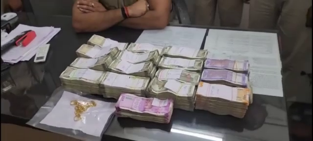 money recovered from accident car in mandsaur