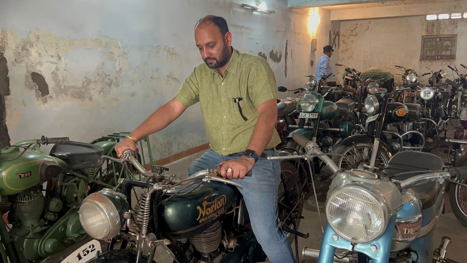 gujarat-desai-family old bikes