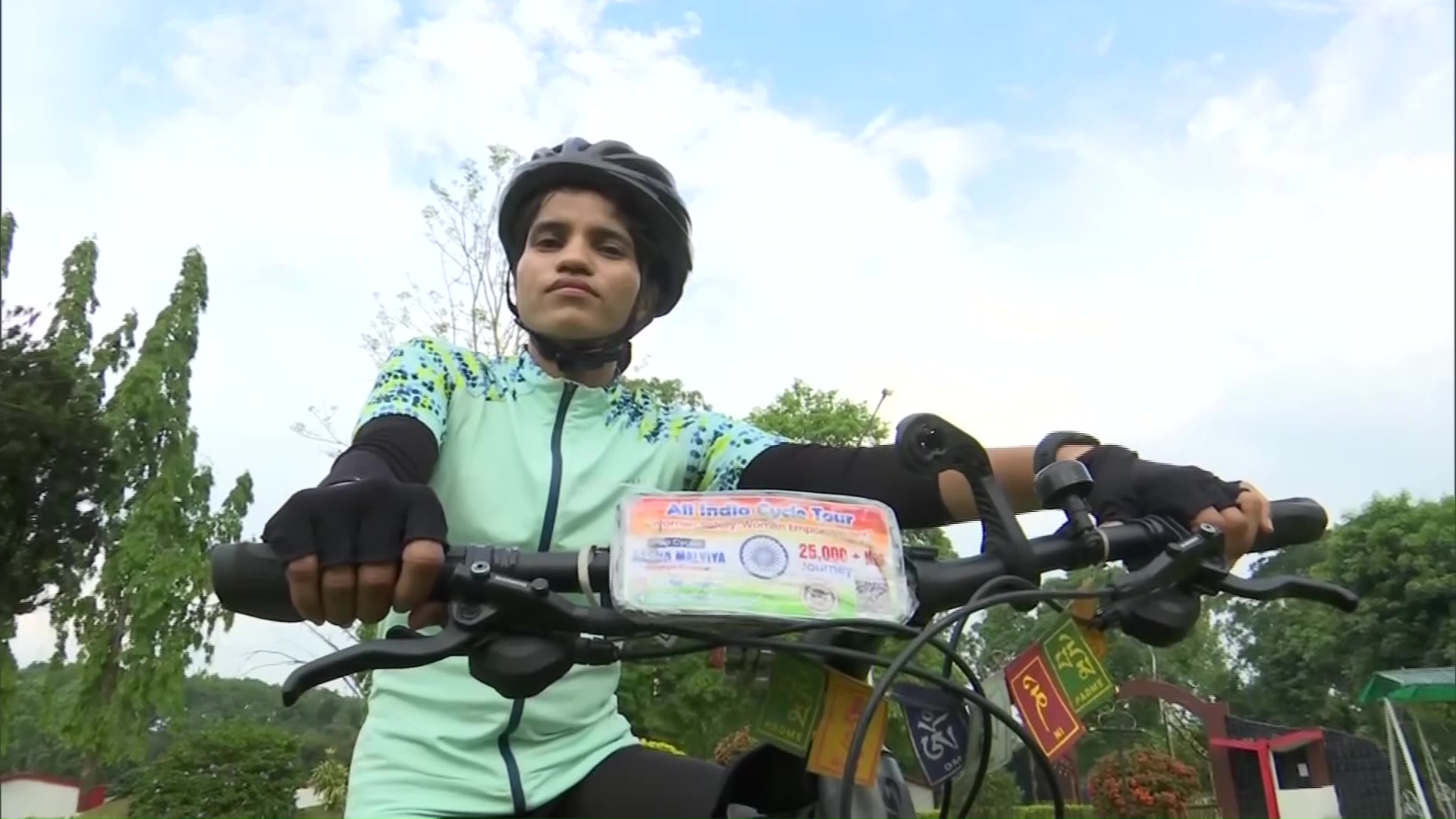 MP solo cyclist Aasha Malviya