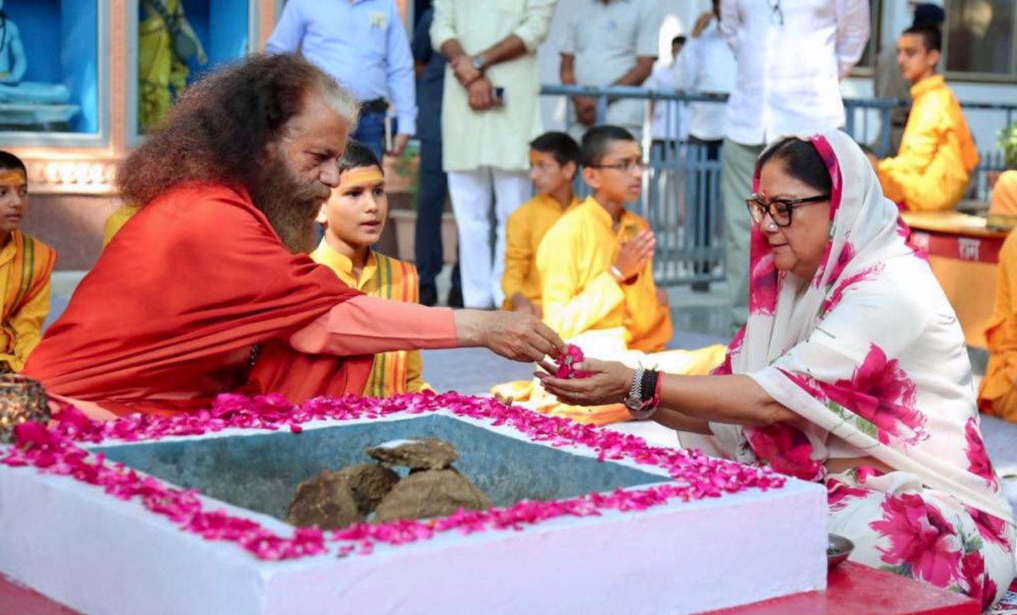 Rajasthan Former CM Vasundhara Raje Reach Parmarth Niketan Rishikesh