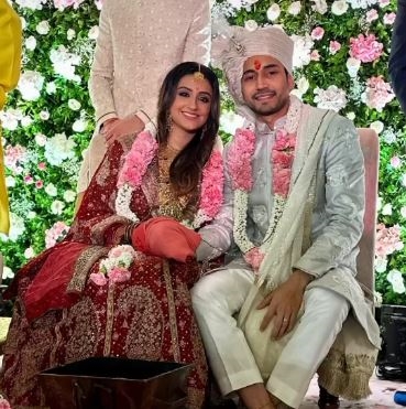 Vikram Bhatt's daughter Krishna Bhatt marries Vedant Sarda; celebs attend