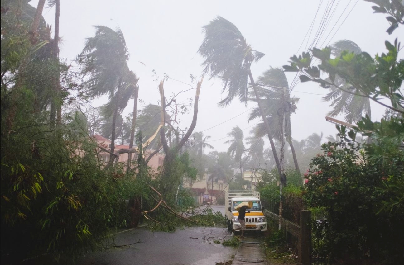 Deadliest cyclones  Deadliest cyclones hit India  Explained  Biparjoy Cyclone  Phailin cyclone  Tauktae cyclone  തീരമടുത്ത് ബിപര്‍ജോയ്  ബിപര്‍ജോയ്  ഫൈലിൻ  ചുഴലിക്കാറ്റുകള്‍ ഇന്ത്യന്‍ തീരത്ത് ബാക്കിവച്ചത്  ഗുജറാത്ത്  ഉഷ്ണമേഖല ചുഴലിക്കാറ്റുകള്‍  ടൗട്ടേ ചുഴലിക്കാറ്റ്  ടൗട്ടേ  എംഫൻ ചുഴലിക്കാറ്റ്  എംഫൻ  ഫാനി ചുഴലിക്കാറ്റ്  ഫാനി  ഹുദ്‌ഹുദ് ചുഴലിക്കാറ്റ്  ഹുദ്‌ഹുദ്  വർദ ചുഴലിക്കാറ്റ്  വർദ  ചുഴലിക്കാറ്റിന്‍റെ മുന്നോടിയായി