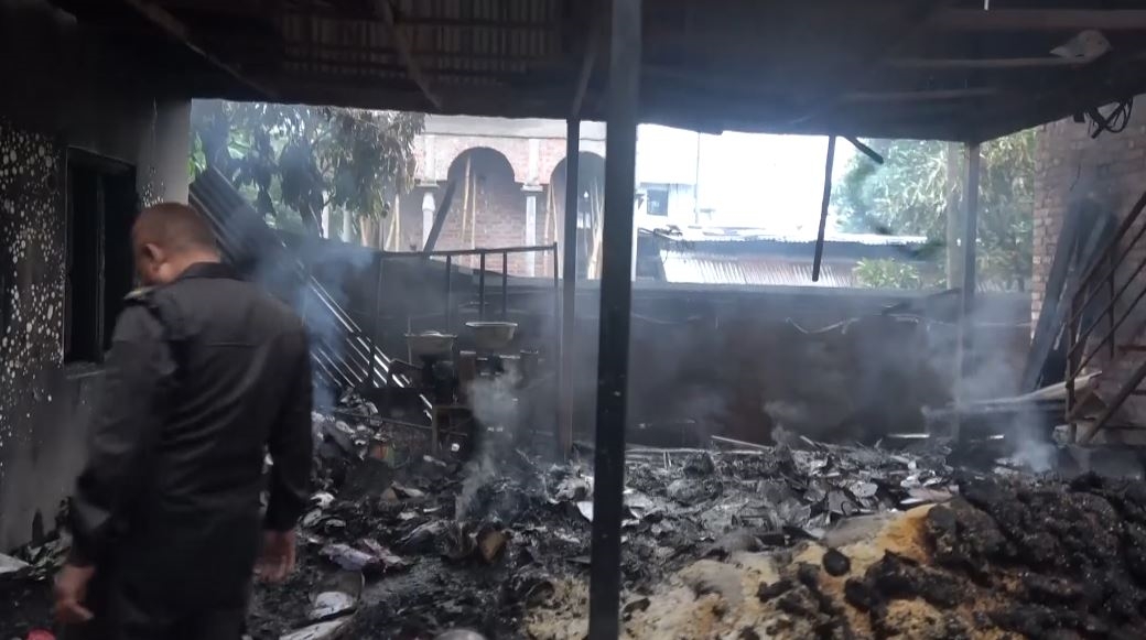 Manipur Violence  Rajkumar Ranjan  Rajkumar Ranjan House set on fire  Manipur  മണിപ്പൂര്‍  മണിപ്പൂര്‍ സംഘര്‍ഷം  രാജ്‌കുമാര്‍ രഞ്ജന്‍