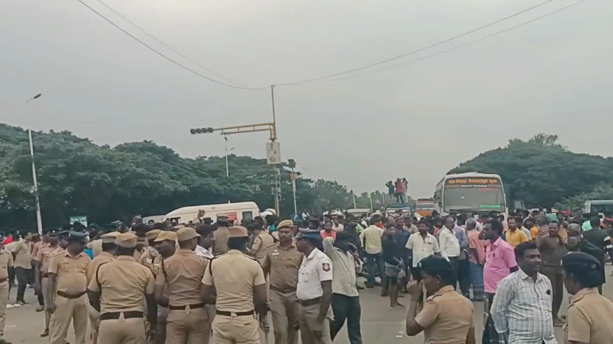 a person died after being hit by a truck people left his body on the road and protest affecting traffic In Trichy