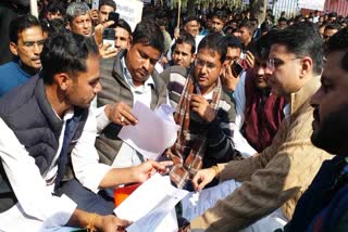 Sachin pilot in protest