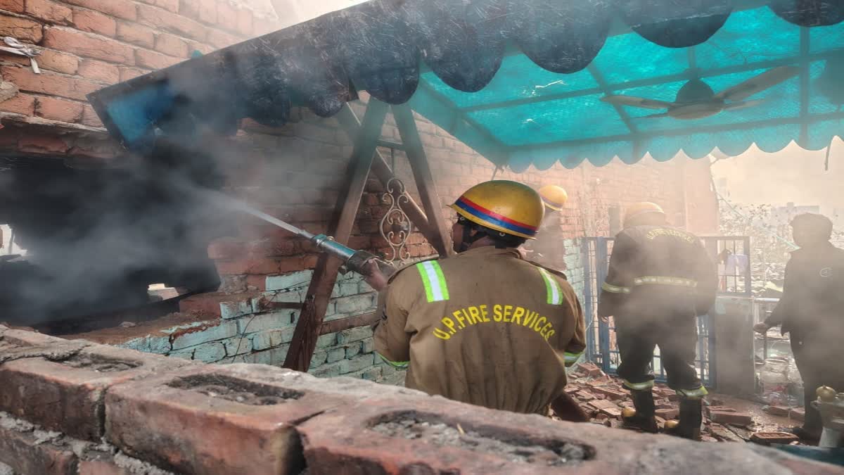 fire broke out in three storey house in ghaziabad Uttar Pradesh