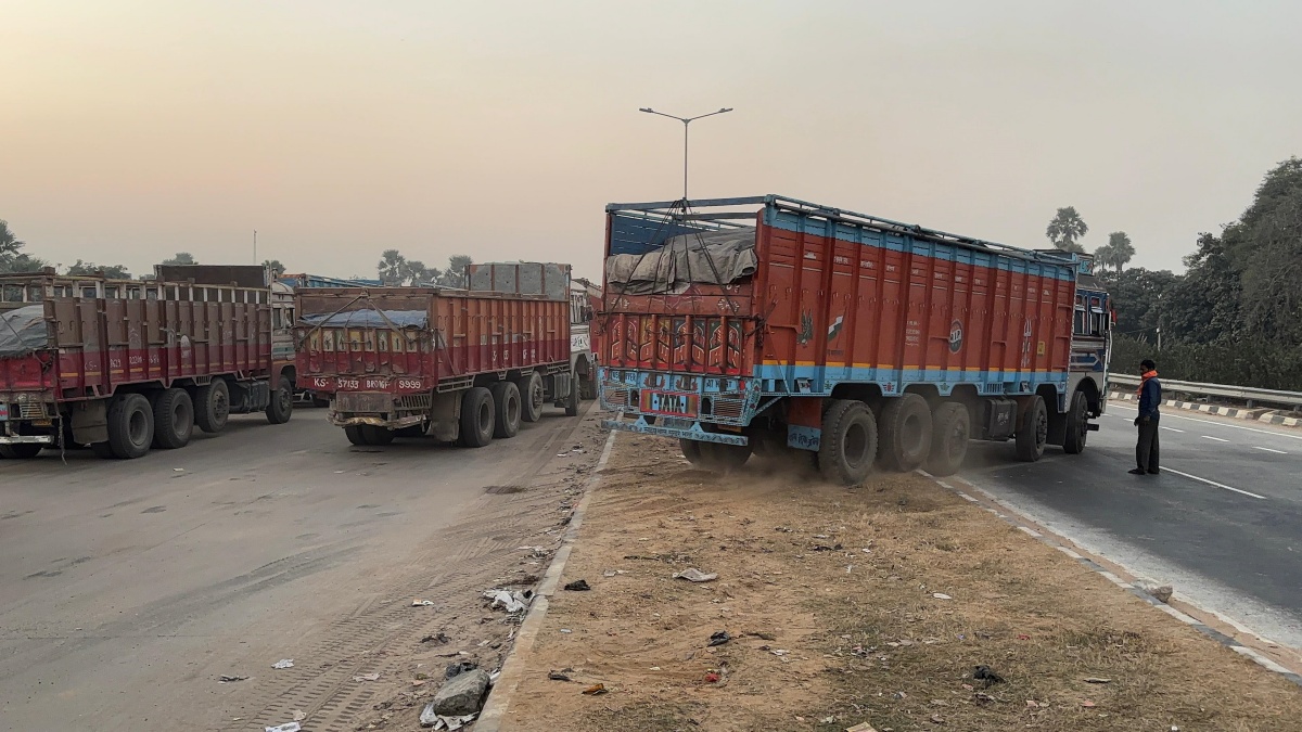 Road jam in Bhojpur