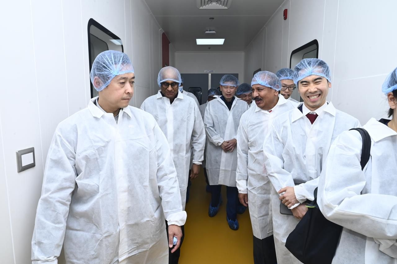 Singapore President Visited Sapigen Biologix Bhubaneswar