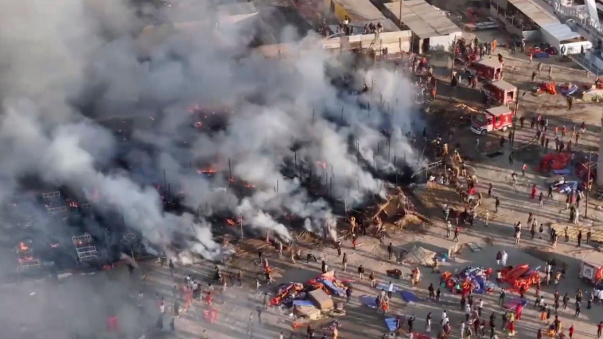 Maha Kumbh: Massive Fire Engulfs Many Tents at Sangam; Flames Doused, PM  Modi Dials CM Yogi