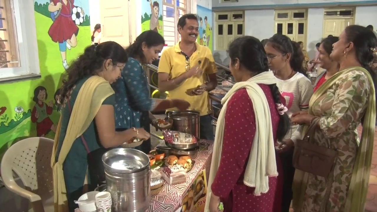 Mouth-watering dishes at the food fair