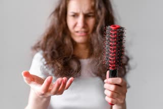 BAD HABITS THAT LEAD TO HAIR LOSS  CAUSES OF HAIR FALL  HABITS THAT ARE DAMAGING YOUR HAIR  മുടികൊഴിച്ചിലിന് കാരണമാകുന്ന ശീലം