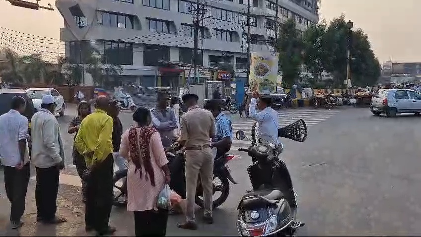 સુરત પોલીસે ખોવાયેલા બાળકને શોધી કાઢ્યો