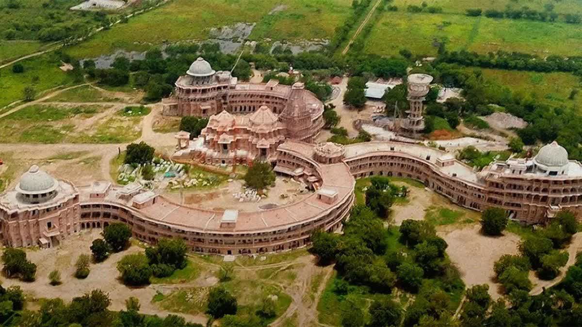 ॐ आकार मंदिर