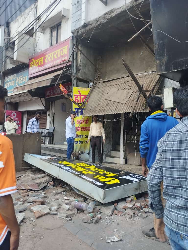 Hotel balcony collapsed