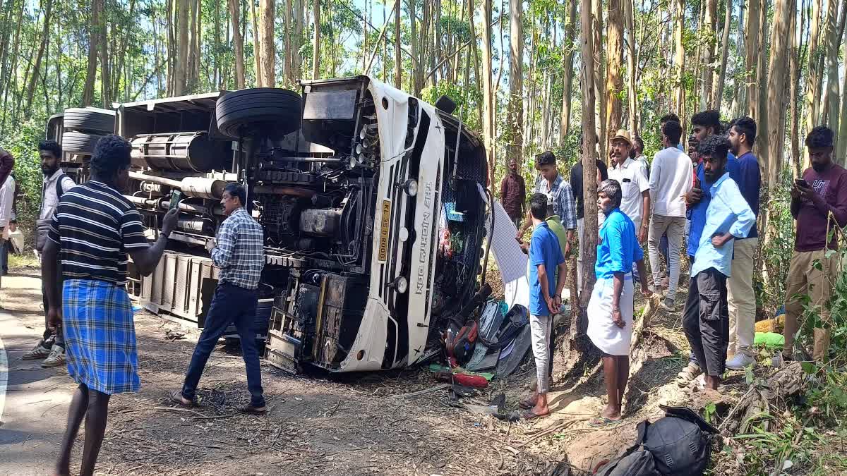 മൂന്നാർ ടൂറിസ്‌റ്റ് ബസ് അപകടം  students death in munnar  TOURIST BUS ACCIDENT IN MUNNAR  ACCIDENT DEATH IN MUNNAR