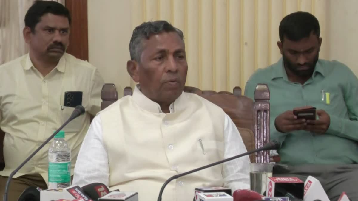 MINISTER KH MUNIYAPPA