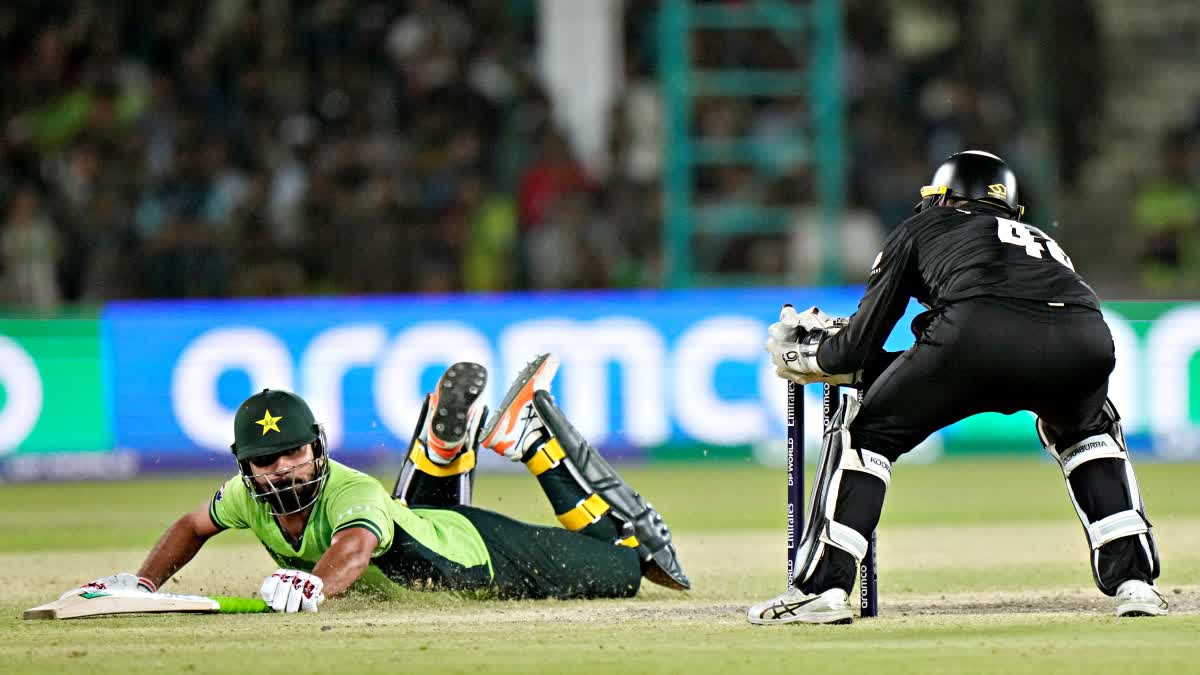 NEW ZEALAND BEAT PAKISTAN