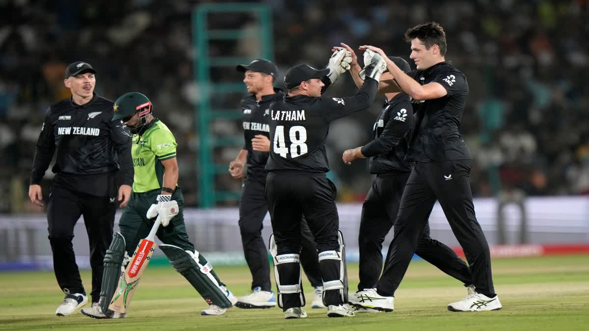 PAK VS NZ HIGHLIGHT  PAK VS NZ SCORE CARD  WILL YOUNG  TOM LATHAM