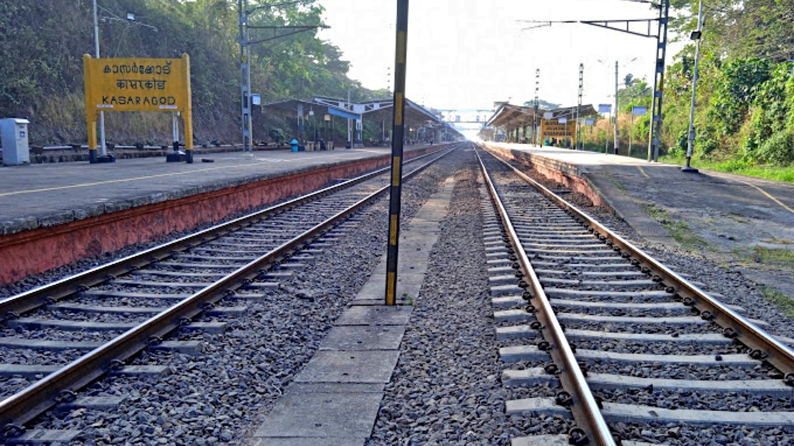 MALABAR TRAIN CRISIS  KERALA TRAIN RUSH  KERALA TRAIN JOURNEY  MALABAR TRAIN RUSH