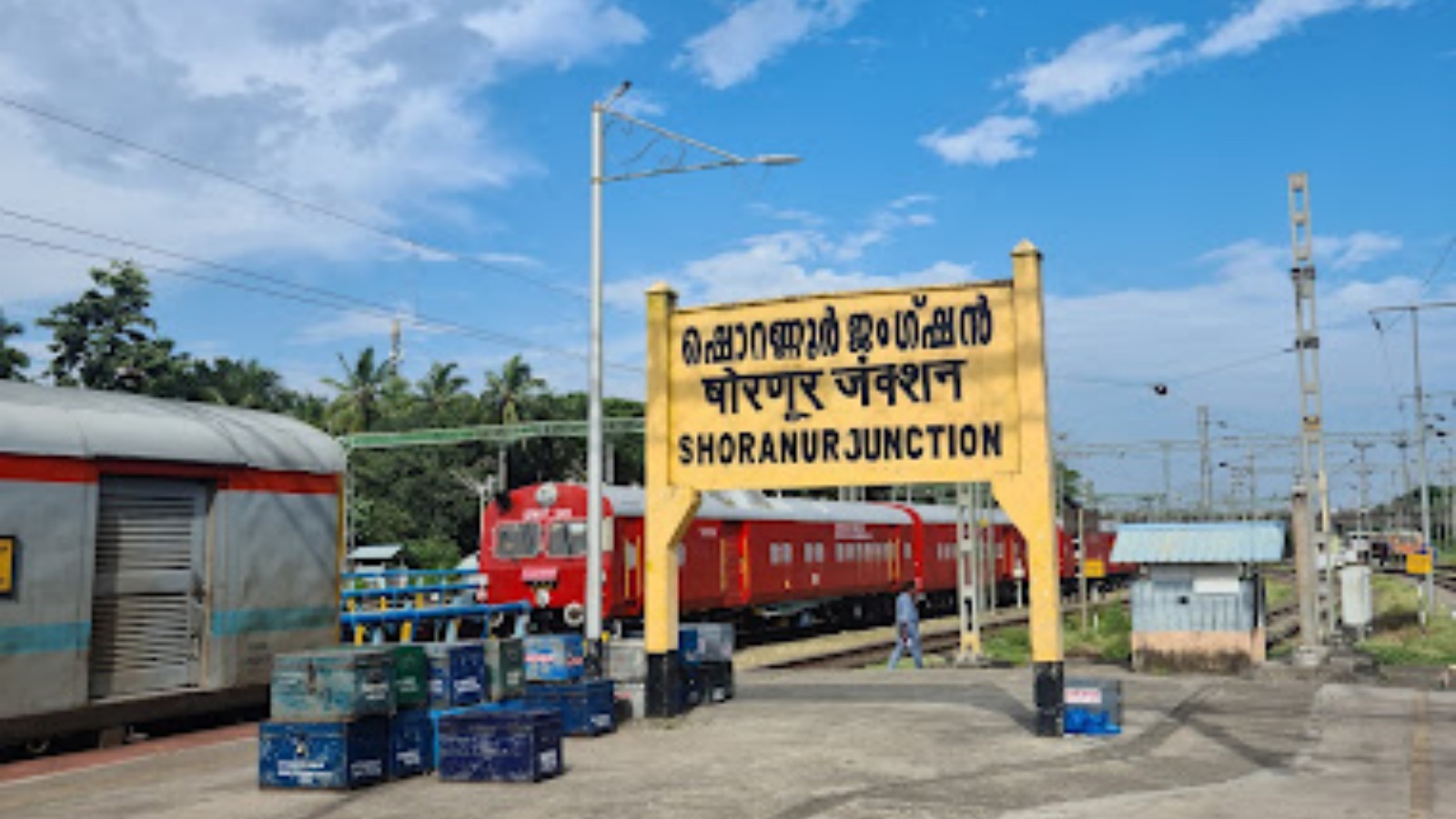 MALABAR TRAIN CRISIS  KERALA TRAIN RUSH  KERALA TRAIN JOURNEY  MALABAR TRAIN RUSH