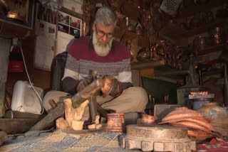 COPPERWARE ARTISAN IN SRINAGAR