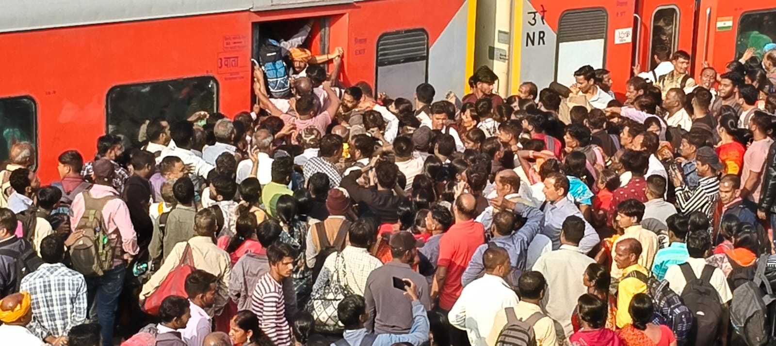 Train stopped in Giridih