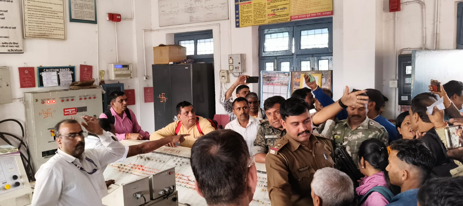 Train stopped in Giridih